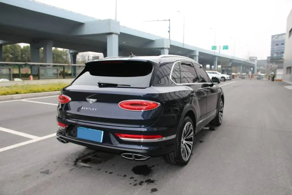 2022 Bentley Bentayga 4.0T 550HP V8 8AT,autocango,china used car exporter,china ev exporter,chinese used car exporter,chinese used ev exporter