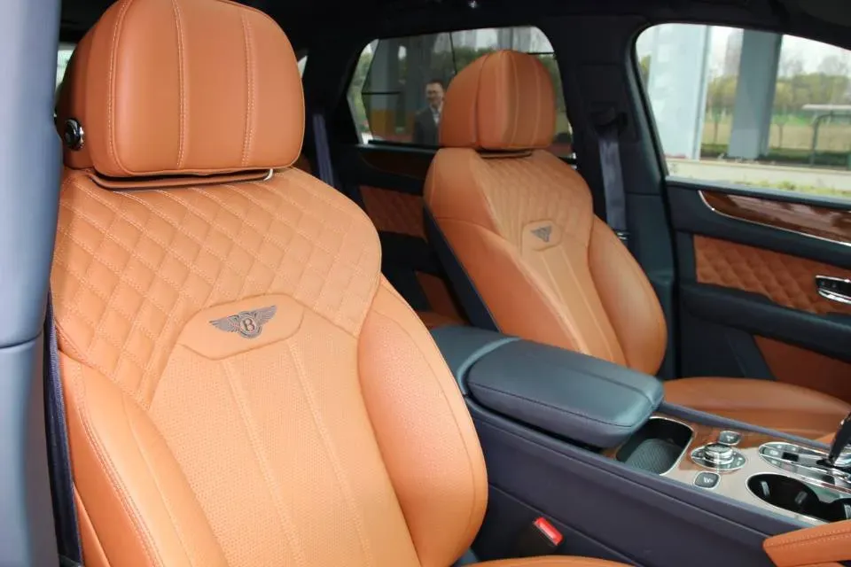 2022 Bentley Bentayga 4.0T 550HP V8 8AT,autocango,china used car exporter,china ev exporter,chinese used car exporter,chinese used ev exporter