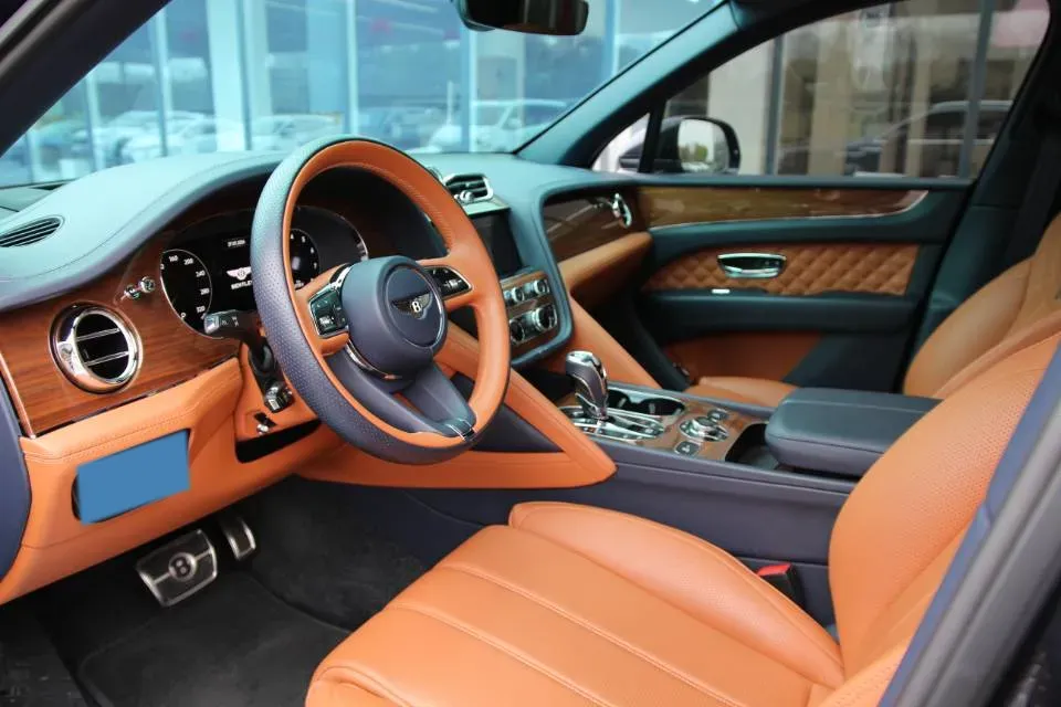 2022 Bentley Bentayga 4.0T 550HP V8 8AT,autocango,china used car exporter,china ev exporter,chinese used car exporter,chinese used ev exporter