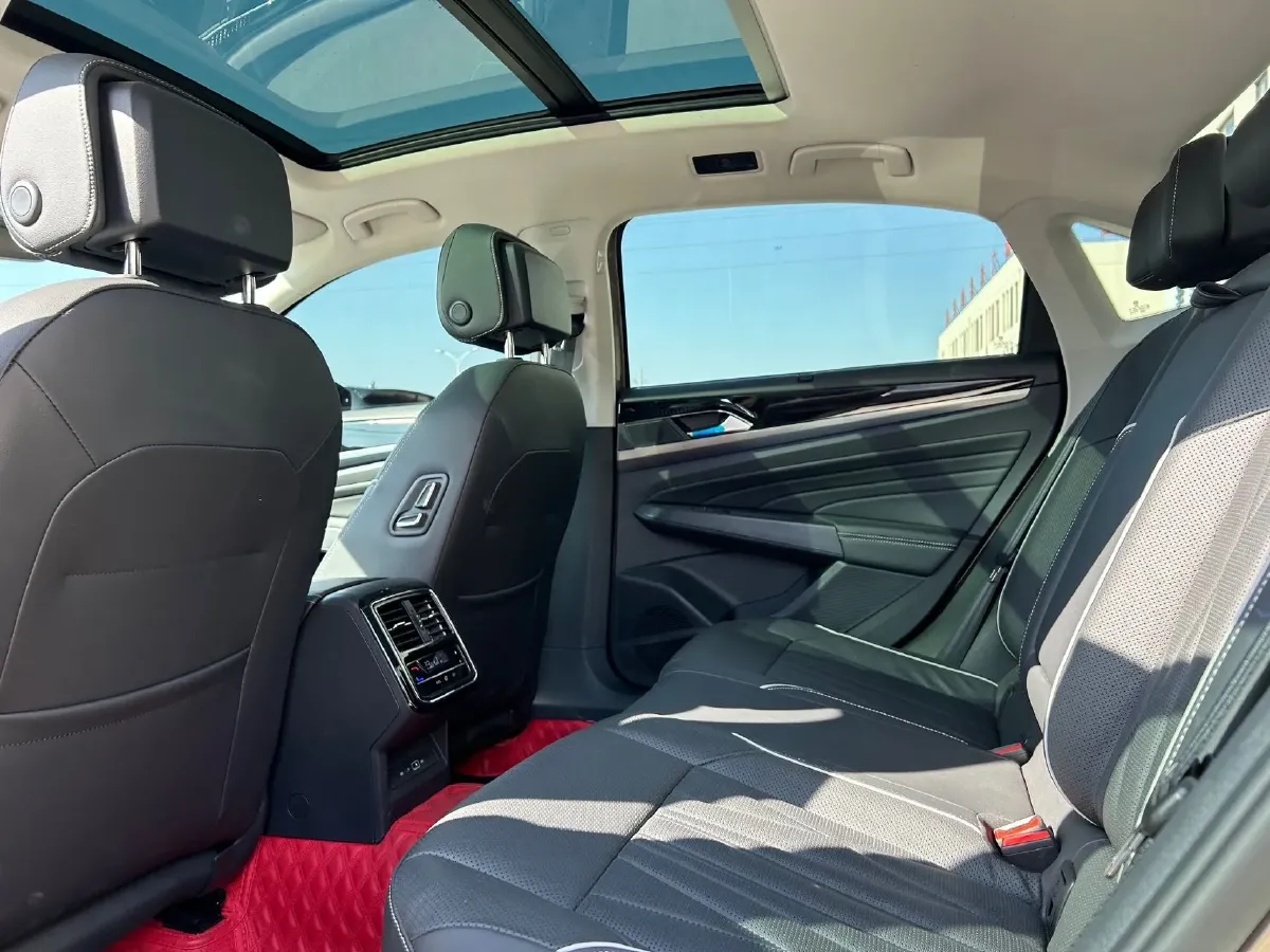 2022 Xpeng P7 BEV 60.2KWH,autocango,china used car exporter,china ev exporter,chinese used car exporter,chinese used ev exporter