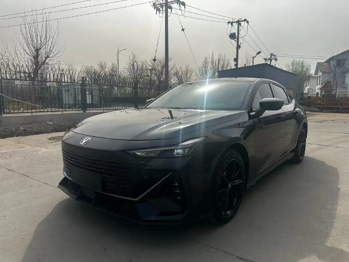 2023 ChangAn UNI-V 1.5T 188HP L4 7DCT,autocango,china used car exporter,china ev exporter,chinese used car exporter,chinese used ev exporter