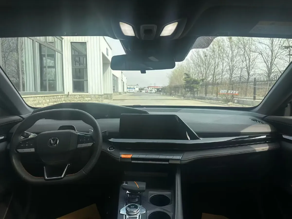 2023 ChangAn UNI-V 1.5T 188HP L4 7DCT,autocango,china used car exporter,china ev exporter,chinese used car exporter,chinese used ev exporter