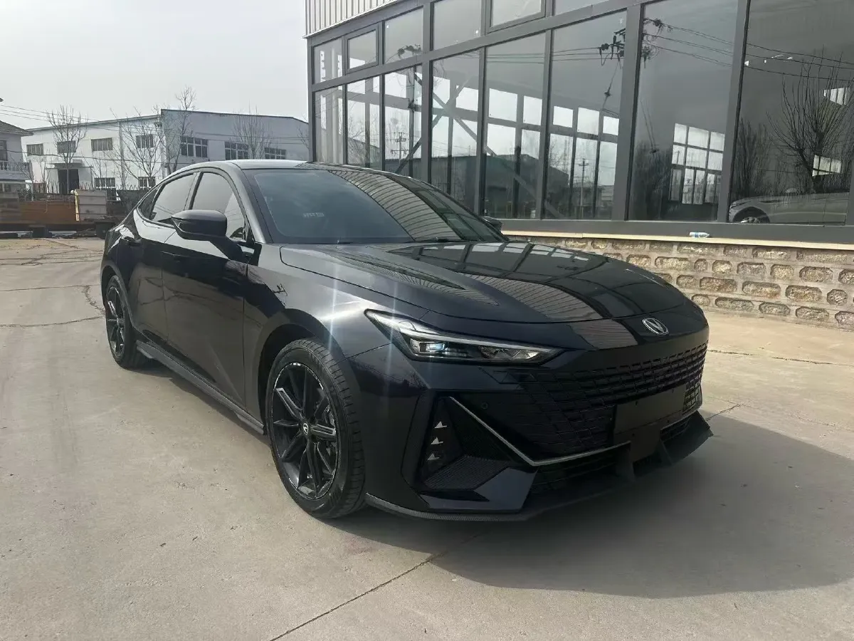 2023 ChangAn UNI-V 1.5T 188HP L4 7DCT,autocango,china used car exporter,china ev exporter,chinese used car exporter,chinese used ev exporter