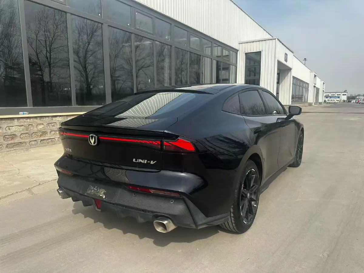 2023 ChangAn UNI-V 1.5T 188HP L4 7DCT,autocango,china used car exporter,china ev exporter,chinese used car exporter,chinese used ev exporter