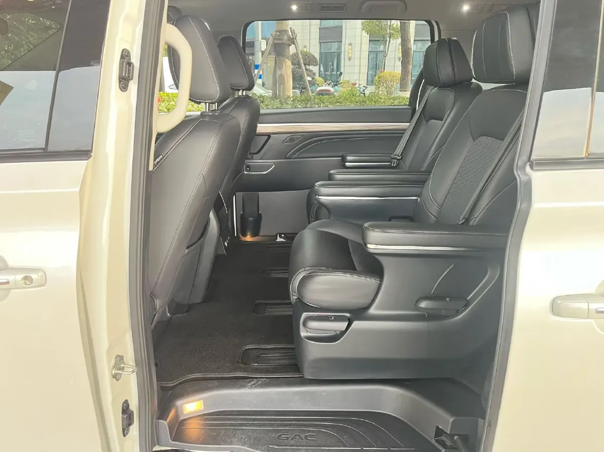 2021 GAC Trumpchi M8 2.0T 252HP L4 8AT,autocango,china used car exporter,china ev exporter,chinese used car exporter,chinese used ev exporter