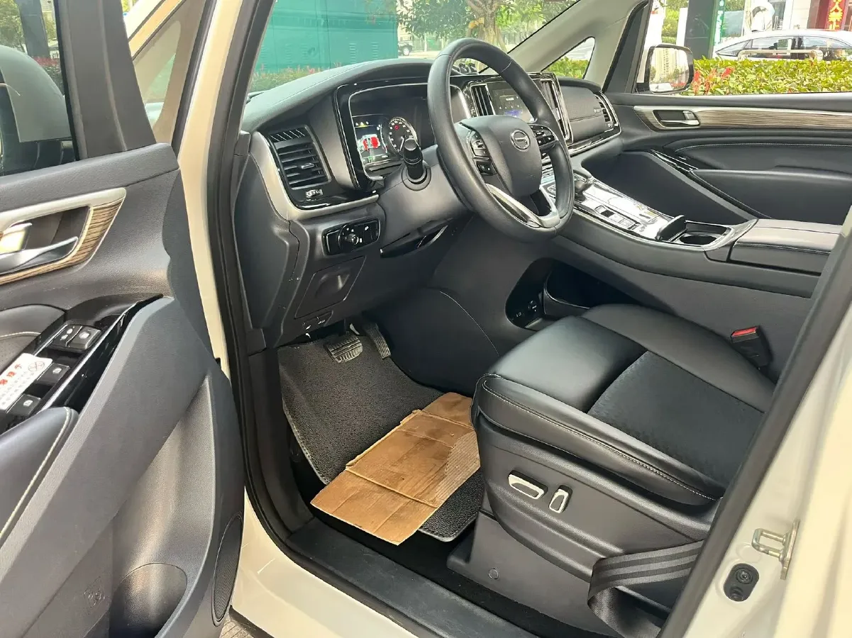 2021 GAC Trumpchi M8 2.0T 252HP L4 8AT,autocango,china used car exporter,china ev exporter,chinese used car exporter,chinese used ev exporter