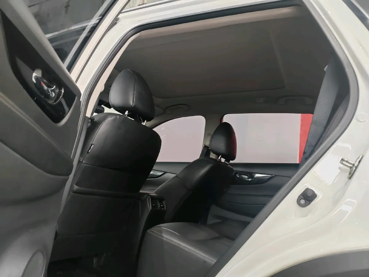 2021 Nissan X-Trail 2.5L 181HP L4 CVT,autocango,china used car exporter,china ev exporter,chinese used car exporter,chinese used ev exporter