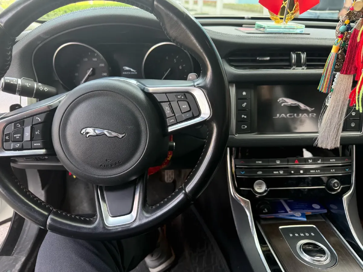 2018 Jaguar XFL 2.0T 200HP L4 8AT,autocango,china used car exporter,china ev exporter,chinese used car exporter,chinese used ev exporter