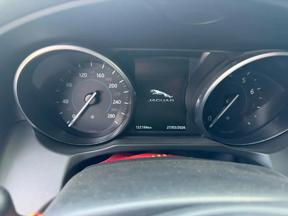 2018 Jaguar XFL 2.0T 200HP L4 8AT,autocango,china used car exporter,china ev exporter,chinese used car exporter,chinese used ev exporter