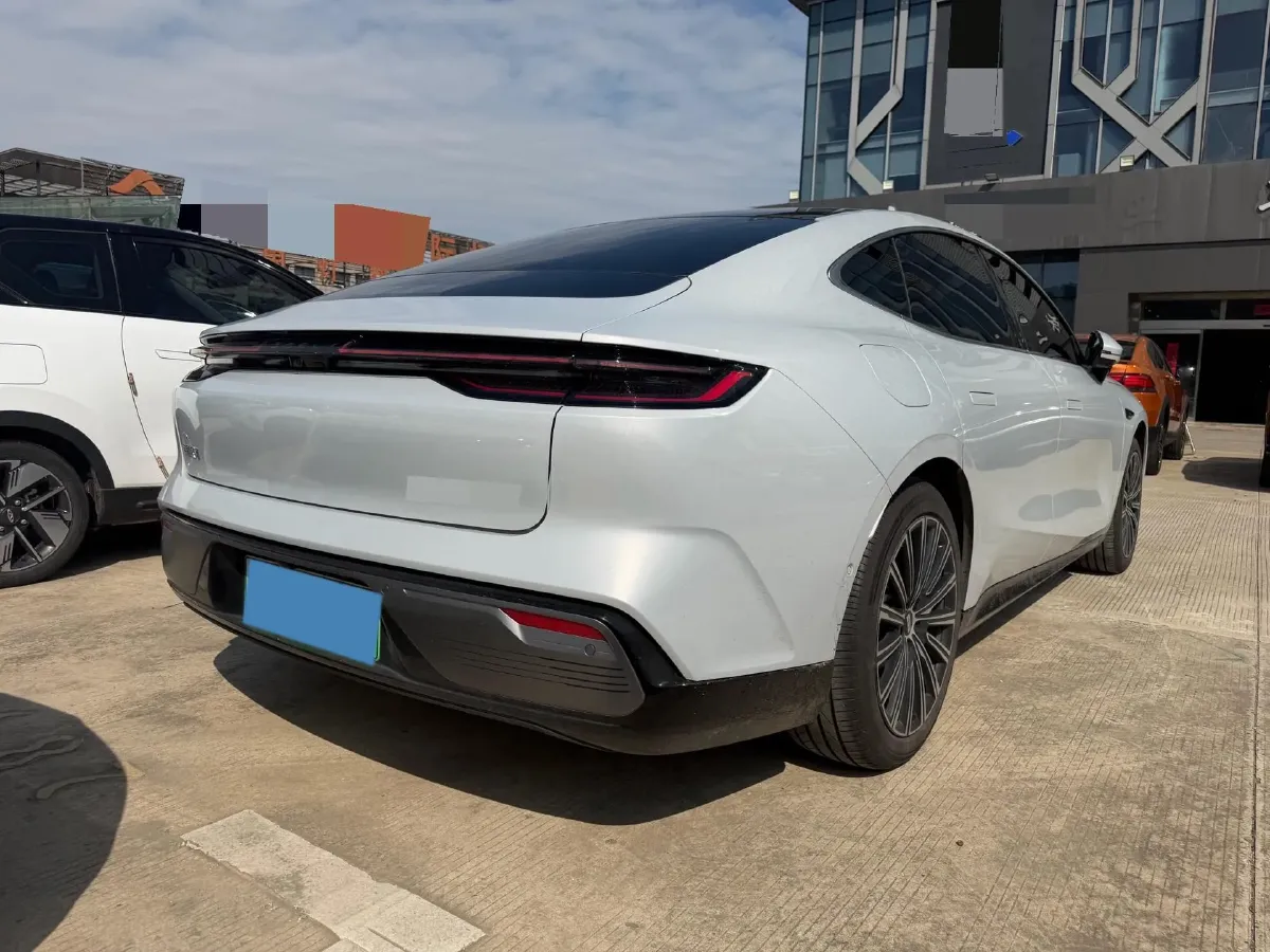 2025 Geely Galaxy Starshine 8 1.5L 112HP L4 1DHT PHEV,autocango,china used car exporter,china ev exporter,chinese used car exporter,chinese used ev exporter