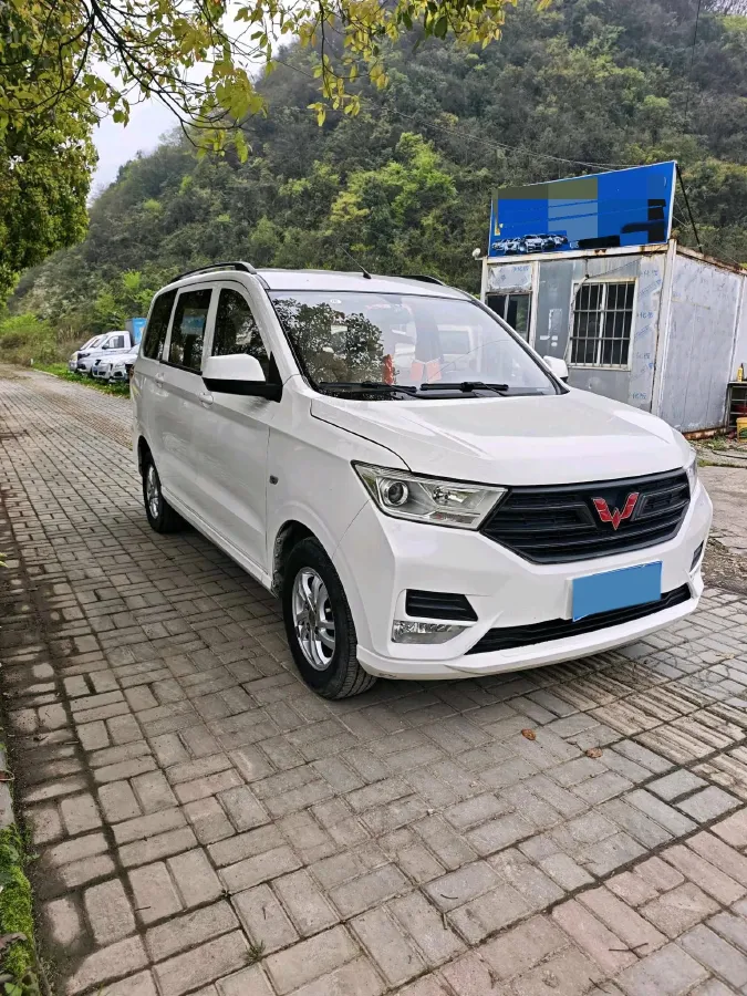 2019 WuLing HongGuang 1.5L 105HP L4 5MT,autocango,china used car exporter,china ev exporter,chinese used car exporter,chinese used ev exporter