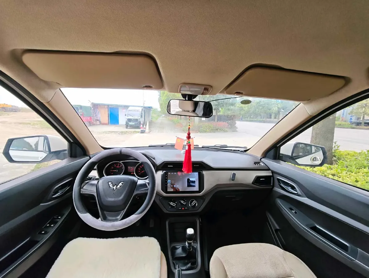 2019 WuLing HongGuang 1.5L 105HP L4 5MT,autocango,china used car exporter,china ev exporter,chinese used car exporter,chinese used ev exporter
