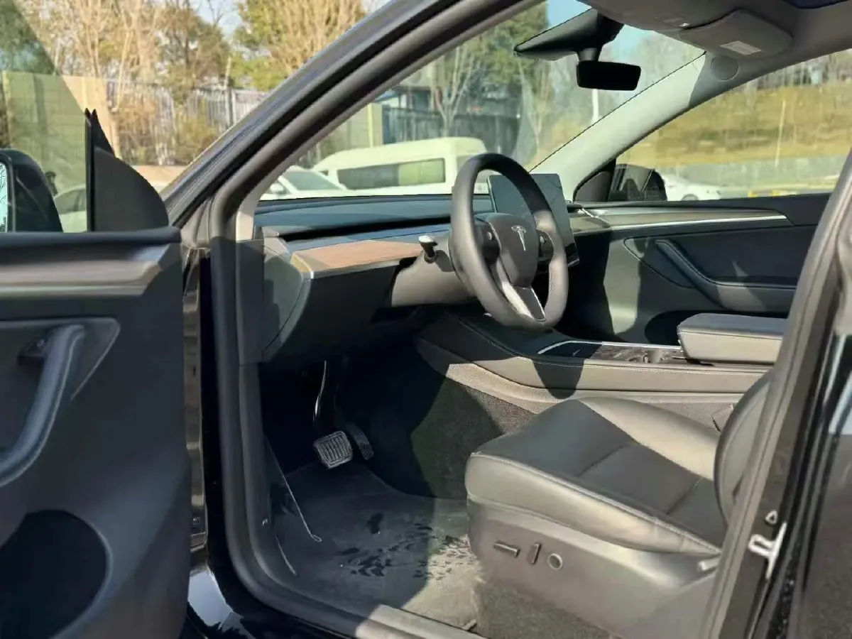 2022 Tesla Model Y BEV 60KWH,autocango,china used car exporter,china ev exporter,chinese used car exporter,chinese used ev exporter