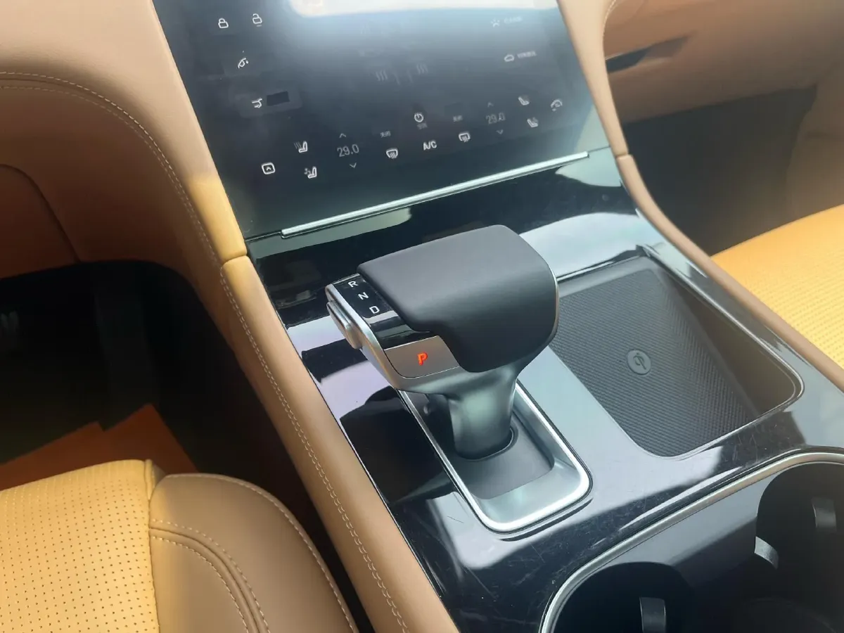 2021 Li ONE Range Extended 131HP REEV 40.5KWH,autocango,china used car exporter,china ev exporter,chinese used car exporter,chinese used ev exporter