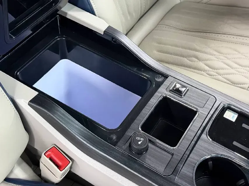 2022 Buick GL8 2.0T 237HP L4 9AT,autocango,china used car exporter,china ev exporter,chinese used car exporter,chinese used ev exporter