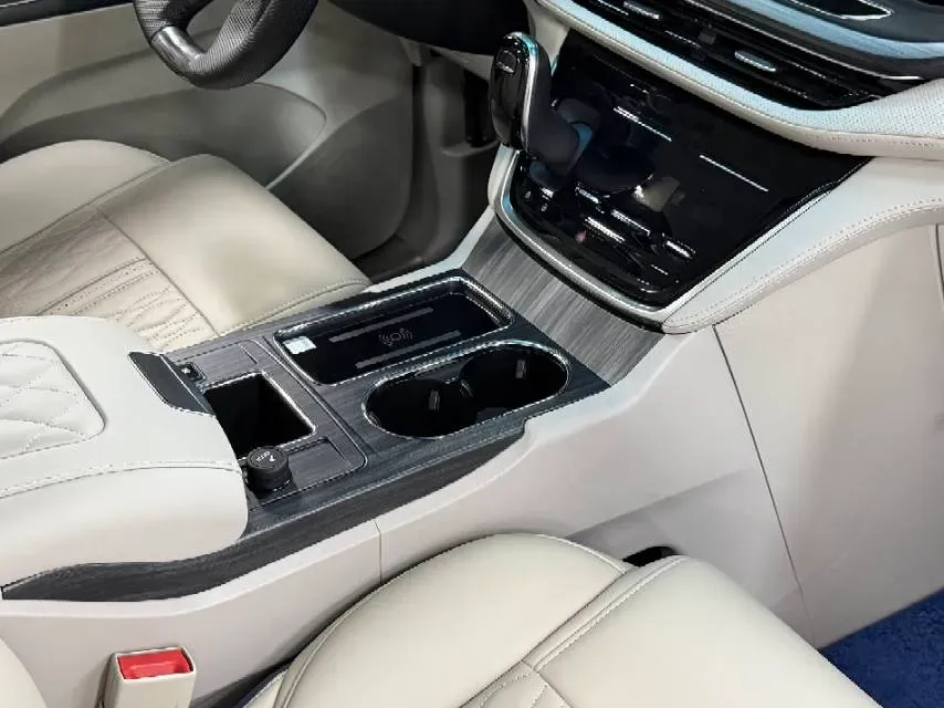 2022 Buick GL8 2.0T 237HP L4 9AT,autocango,china used car exporter,china ev exporter,chinese used car exporter,chinese used ev exporter