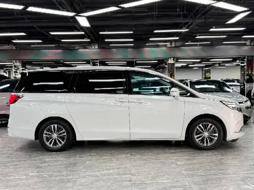 2022 Buick GL8 2.0T 237HP L4 9AT,autocango,china used car exporter,china ev exporter,chinese used car exporter,chinese used ev exporter