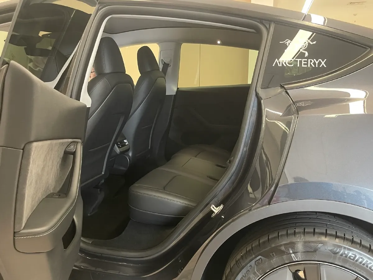 2024 Tesla Model Y BEV 78.4KWH,autocango,china used car exporter,china ev exporter,chinese used car exporter,chinese used ev exporter