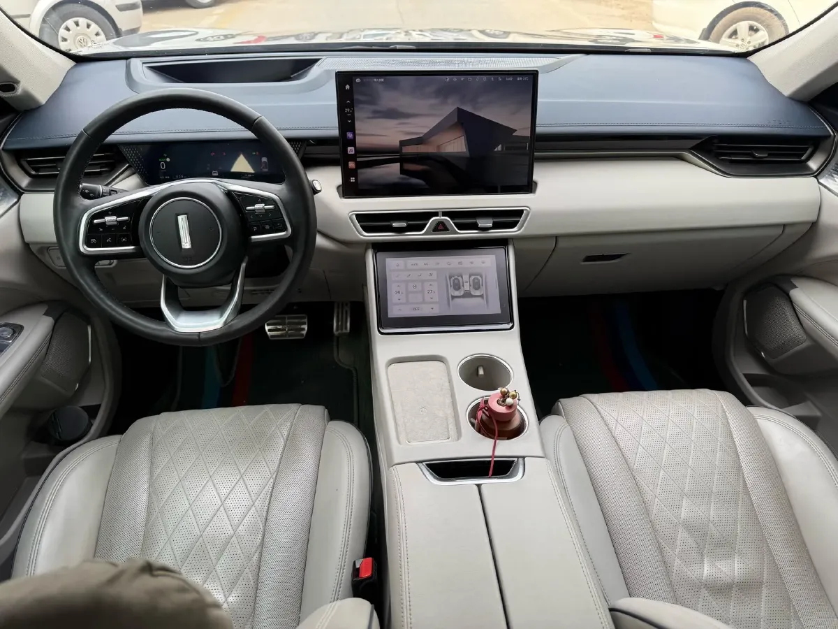 2023 WEY Mocha 1.5T 156HP L4 2DHT PHEV 34KWH,autocango,china used car exporter,china ev exporter,chinese used car exporter,chinese used ev exporter