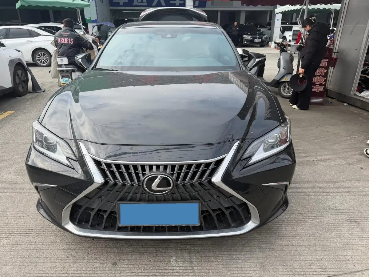 2022 Lexus ES 2.5L 178HP L4 E-CVT Hybrid,autocango,china used car exporter,china ev exporter,chinese used car exporter,chinese used ev exporter