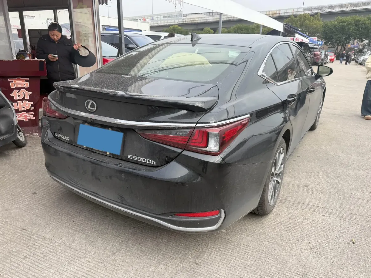 2022 Lexus ES 2.5L 178HP L4 E-CVT Hybrid,autocango,china used car exporter,china ev exporter,chinese used car exporter,chinese used ev exporter