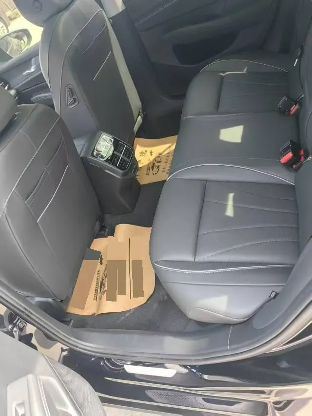 2025 Volkswagen Passat 2.0T 220HP L4 7DCT,autocango,china used car exporter,china ev exporter,chinese used car exporter,chinese used ev exporter