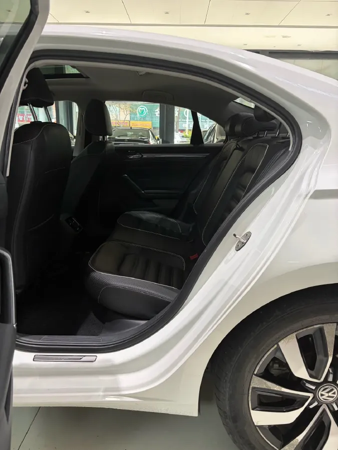 2019 Volkswagen Tayron 2.0T 186HP L4 7DCT,autocango,china used car exporter,china ev exporter,chinese used car exporter,chinese used ev exporter