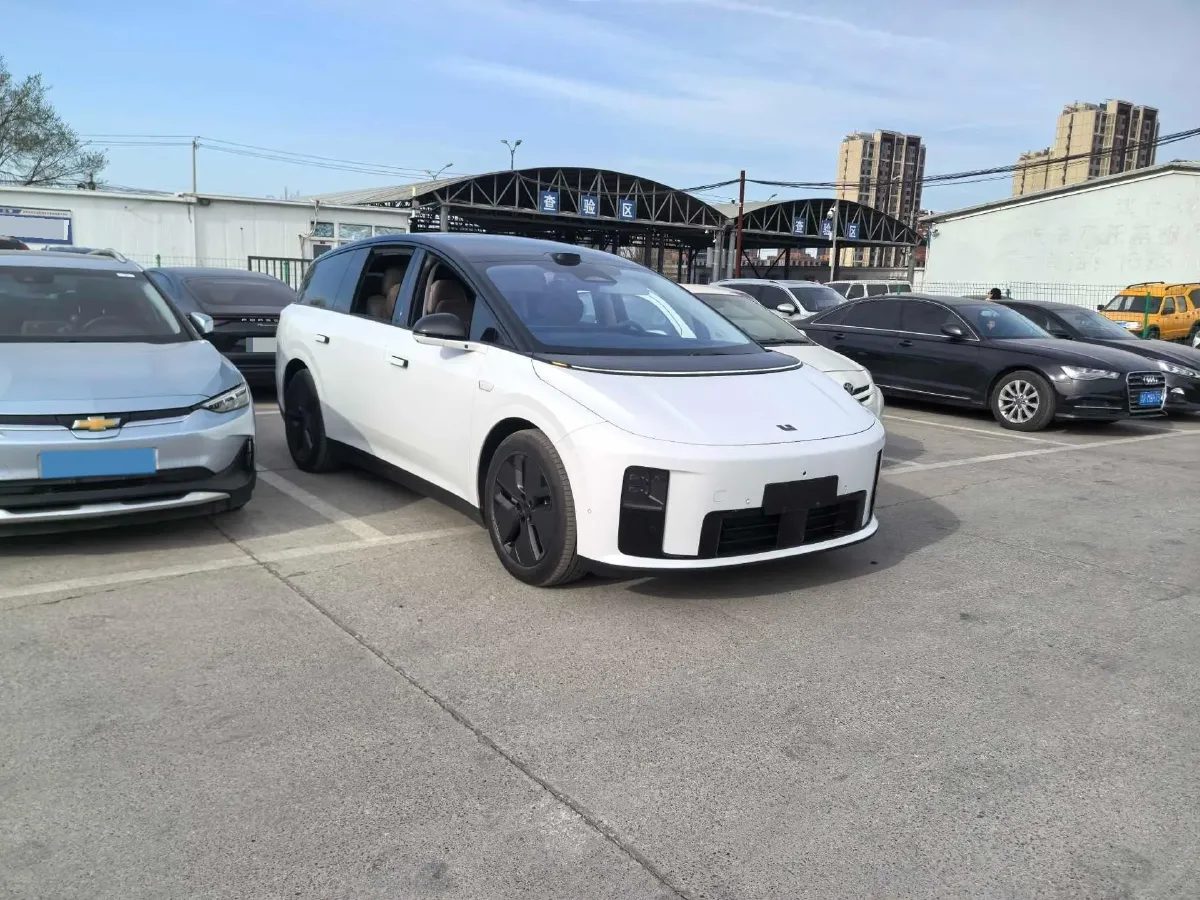 2025 Li i8 BEV,autocango,china used car exporter,china ev exporter,chinese used car exporter,chinese used ev exporter