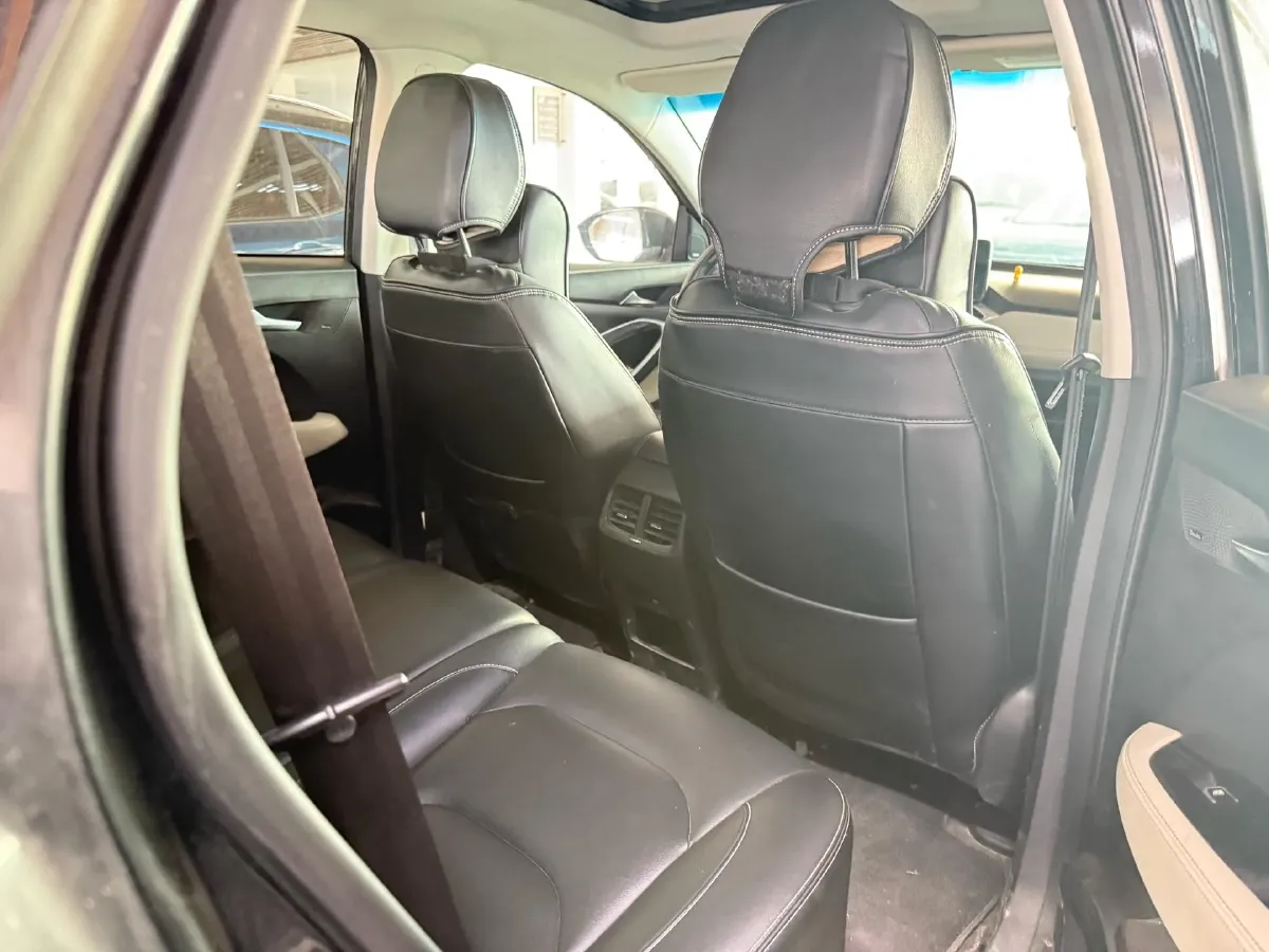 2018 BaoJun 530 1.5T 150HP L4 6MT,autocango,china used car exporter,china ev exporter,chinese used car exporter,chinese used ev exporter