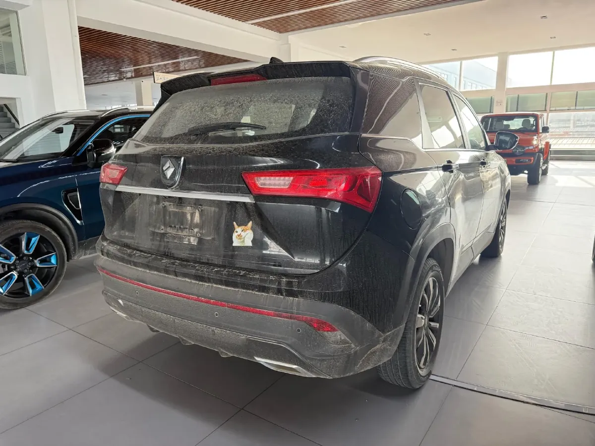 2018 BaoJun 530 1.5T 150HP L4 6MT,autocango,china used car exporter,china ev exporter,chinese used car exporter,chinese used ev exporter