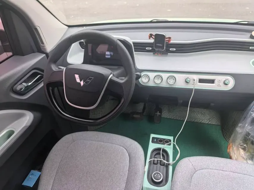 2022 WuLing HongGuang MINI EV BEV 9KWH,autocango,china used car exporter,china ev exporter,chinese used car exporter,chinese used ev exporter