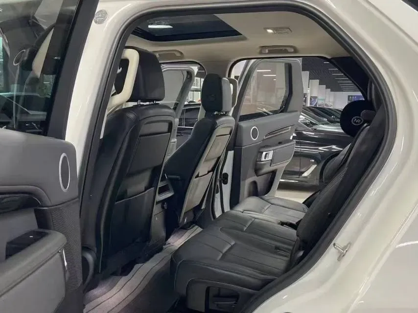 2018 Land Rover Discovery 2.0T 300HP L4 8AT,autocango,china used car exporter,china ev exporter,chinese used car exporter,chinese used ev exporter