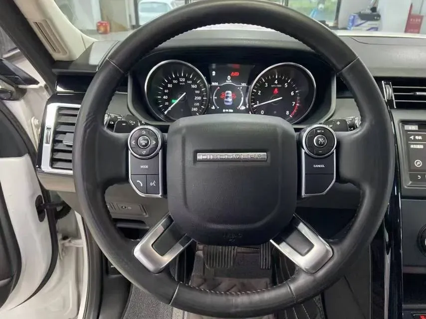 2018 Land Rover Discovery 2.0T 300HP L4 8AT,autocango,china used car exporter,china ev exporter,chinese used car exporter,chinese used ev exporter