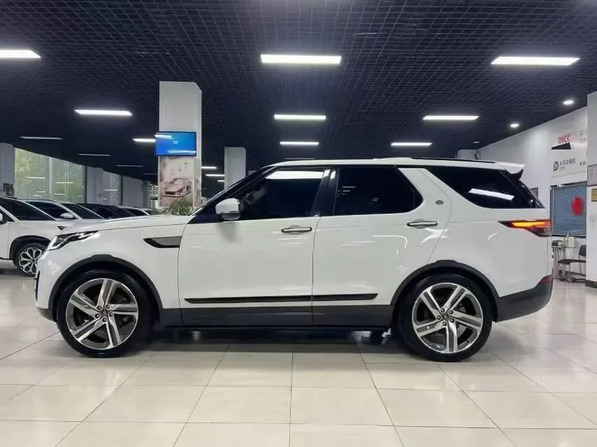 2018 Land Rover Discovery 2.0T 300HP L4 8AT,autocango,china used car exporter,china ev exporter,chinese used car exporter,chinese used ev exporter