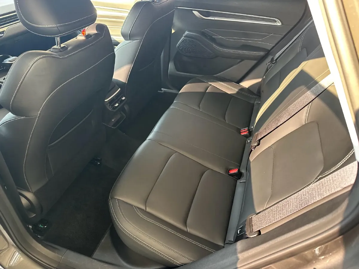 2023 Geely Emgrand 1.5L 127HP L4 CVT,autocango,china used car exporter,china ev exporter,chinese used car exporter,chinese used ev exporter