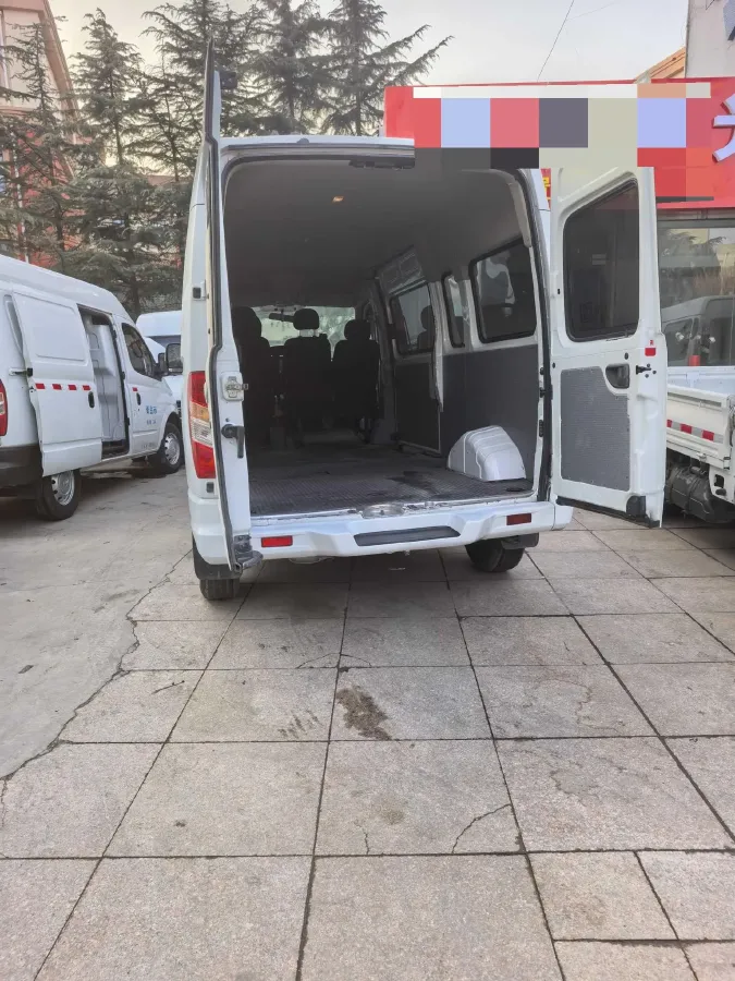 2019 MAXUS XinTu V80 2.0T 139HP L4 6MT,autocango,china used car exporter,china ev exporter,chinese used car exporter,chinese used ev exporter
