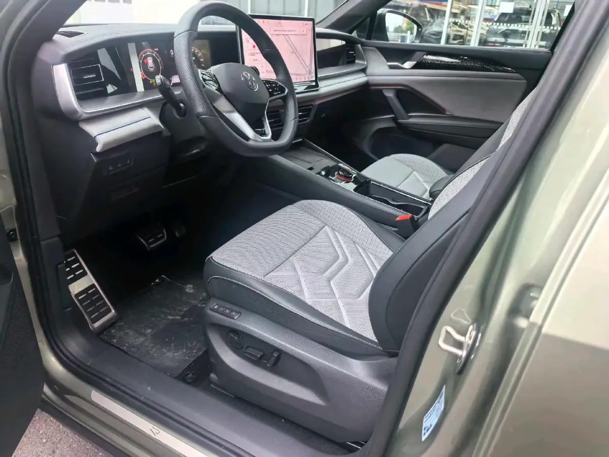 2026 Volkswagen Tayron 2.0T 220HP L4 7DCT,autocango,china used car exporter,china ev exporter,chinese used car exporter,chinese used ev exporter