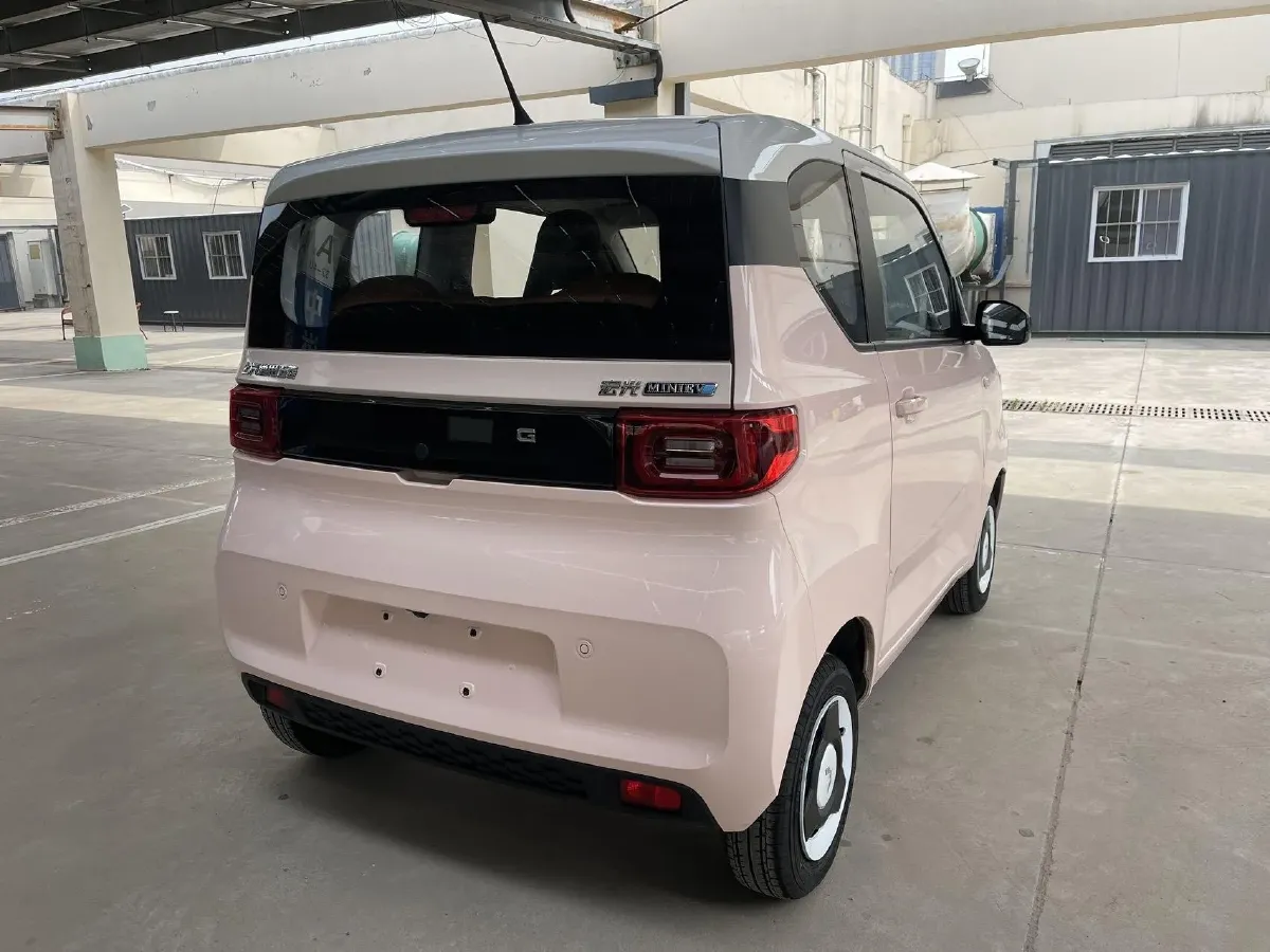 2021 WuLing HongGuang MINI EV BEV 13.9KWH,autocango,china used car exporter,china ev exporter,chinese used car exporter,chinese used ev exporter