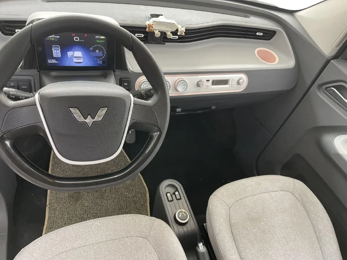 2021 WuLing HongGuang MINI EV BEV 13.9KWH,autocango,china used car exporter,china ev exporter,chinese used car exporter,chinese used ev exporter