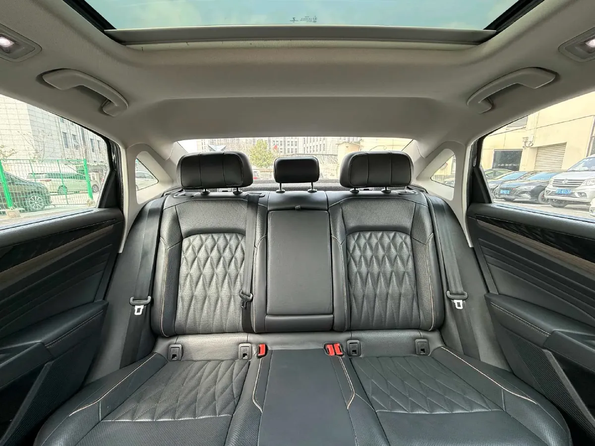 2019 Volvo V40 1.5T 152HP L4 6AT,autocango,china used car exporter,china ev exporter,chinese used car exporter,chinese used ev exporter