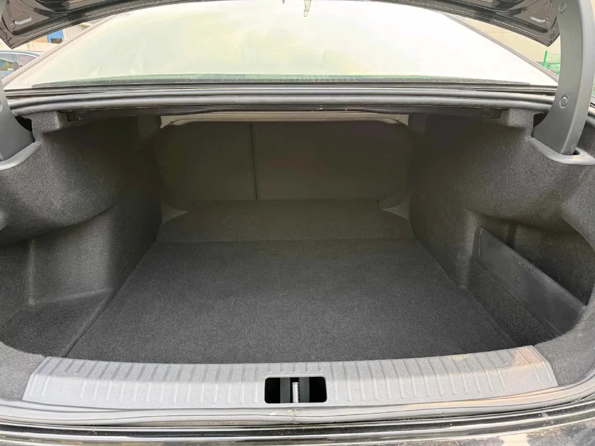 2019 Volvo V40 1.5T 152HP L4 6AT,autocango,china used car exporter,china ev exporter,chinese used car exporter,chinese used ev exporter