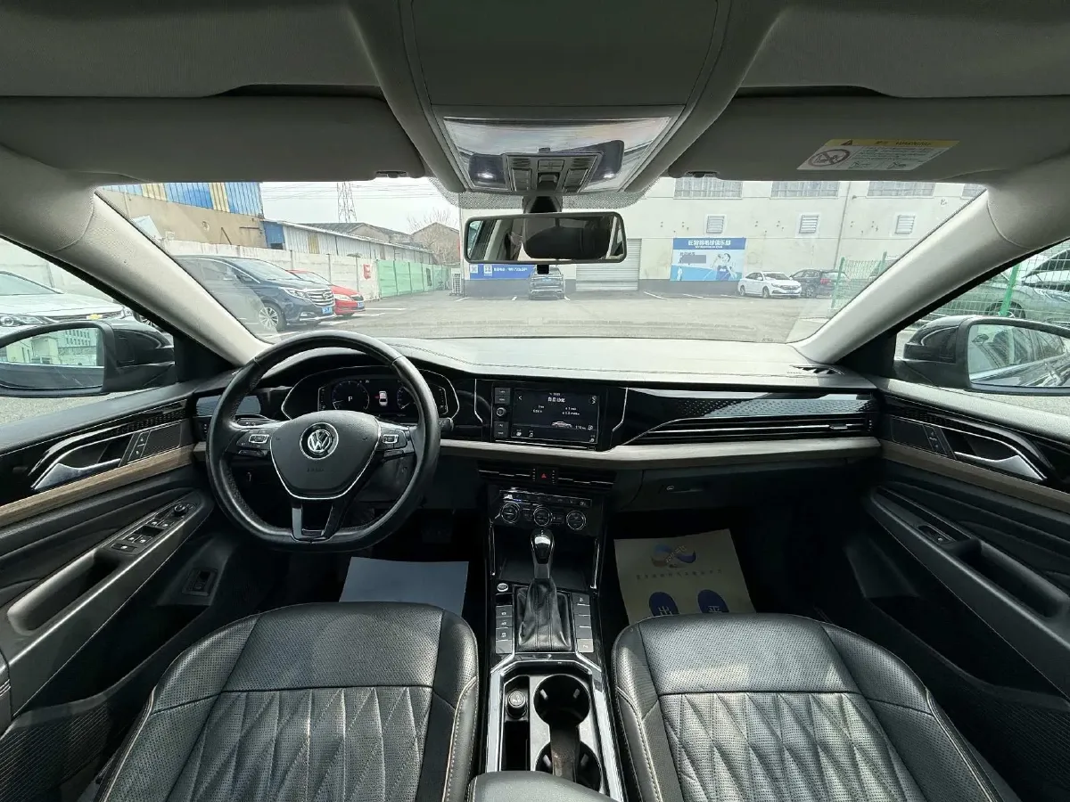 2019 Volvo V40 1.5T 152HP L4 6AT,autocango,china used car exporter,china ev exporter,chinese used car exporter,chinese used ev exporter