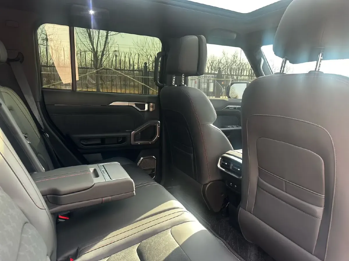 2023 Jetour Traveller 2.0T 254HP L4 7DCT,autocango,china used car exporter,china ev exporter,chinese used car exporter,chinese used ev exporter