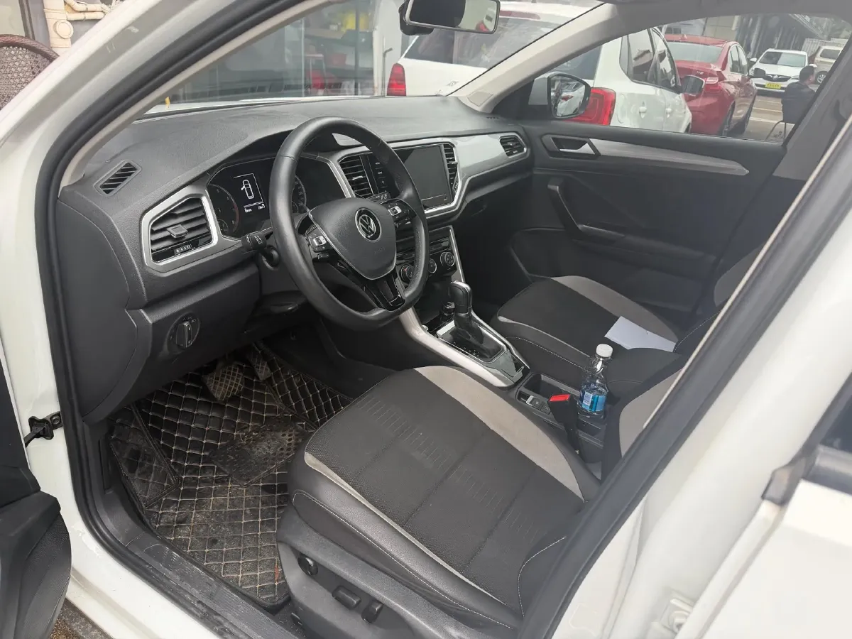 2021 Volkswagen T-Roc 1.4T 150HP L4 7DCT,autocango,china used car exporter,china ev exporter,chinese used car exporter,chinese used ev exporter