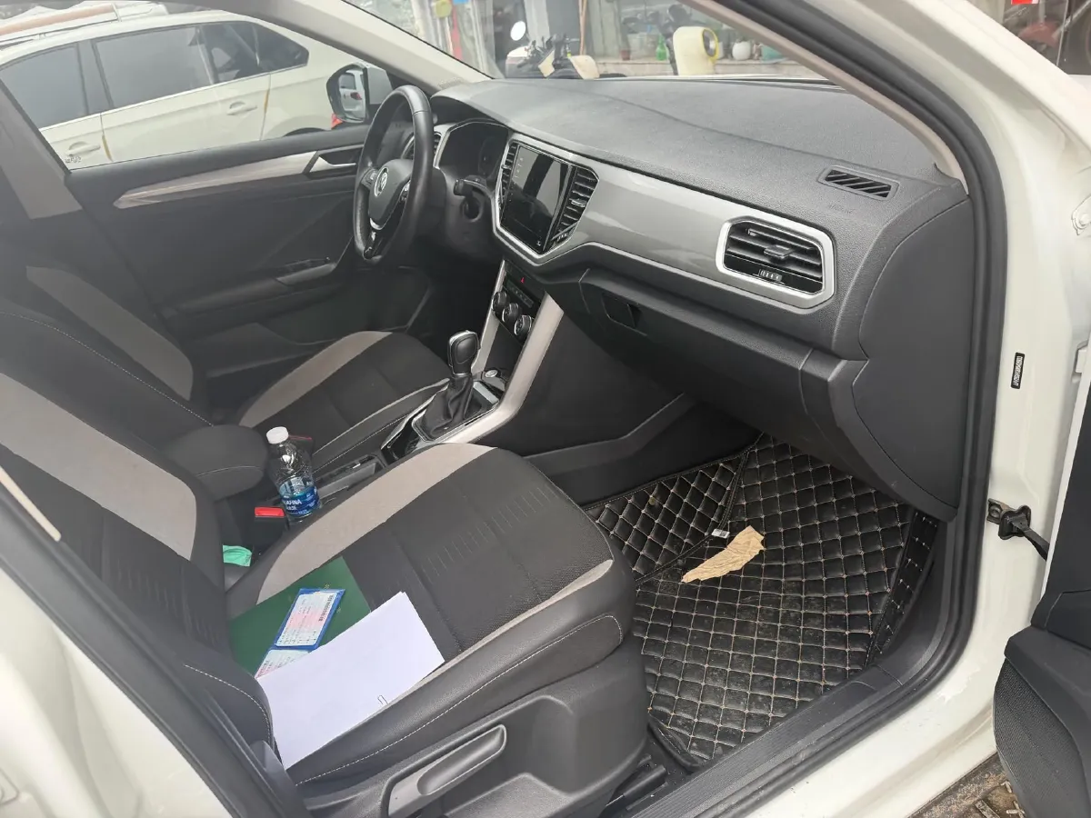 2021 Volkswagen T-Roc 1.4T 150HP L4 7DCT,autocango,china used car exporter,china ev exporter,chinese used car exporter,chinese used ev exporter