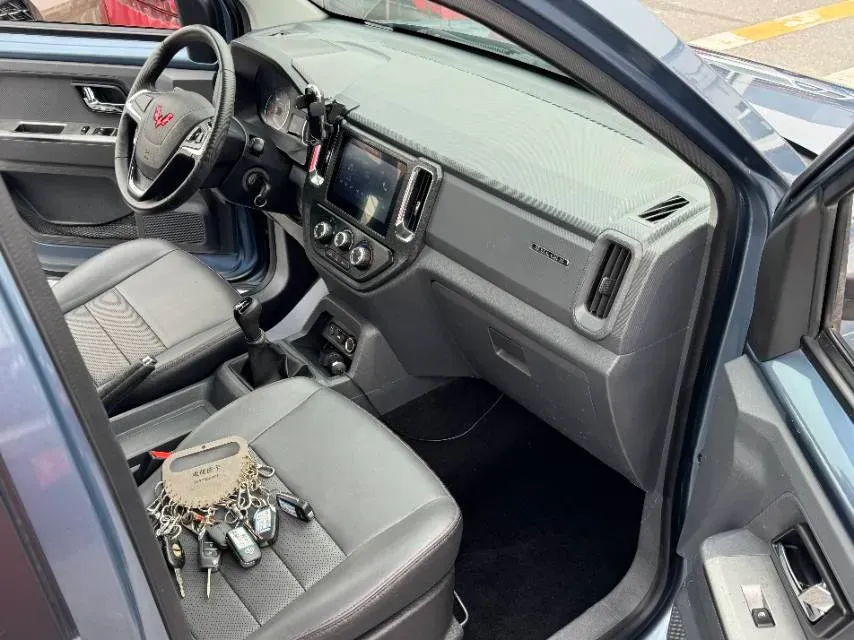 2021 WuLing ZhentTu 1.5L 99HP L4 5MT,autocango,china used car exporter,china ev exporter,chinese used car exporter,chinese used ev exporter