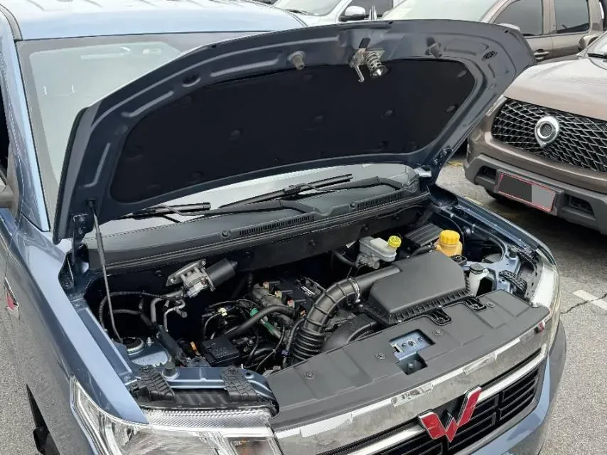 2021 WuLing ZhentTu 1.5L 99HP L4 5MT,autocango,china used car exporter,china ev exporter,chinese used car exporter,chinese used ev exporter