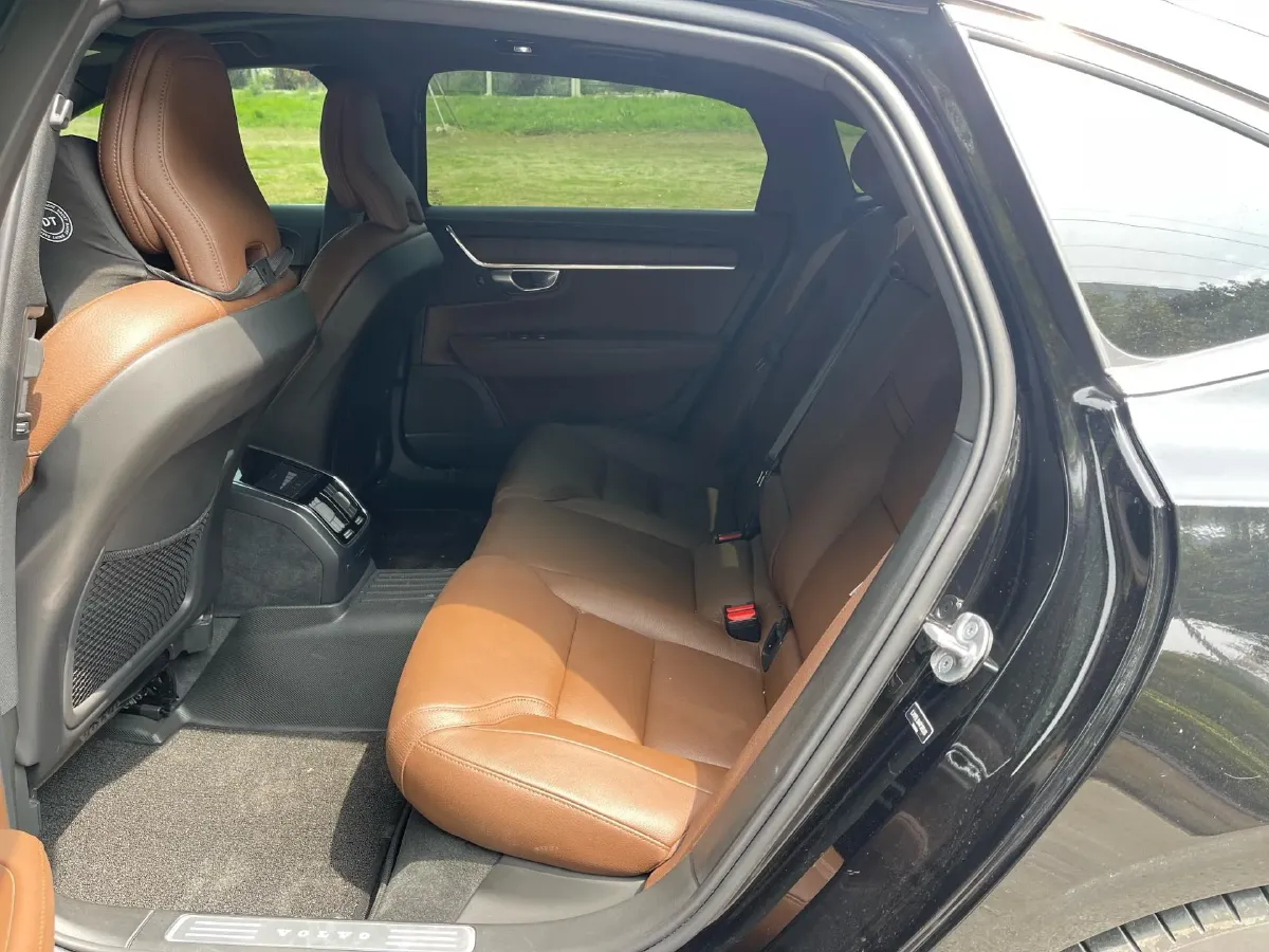 2024 Volvo S90 2.0T 250HP L4 8AT,autocango,china used car exporter,china ev exporter,chinese used car exporter,chinese used ev exporter