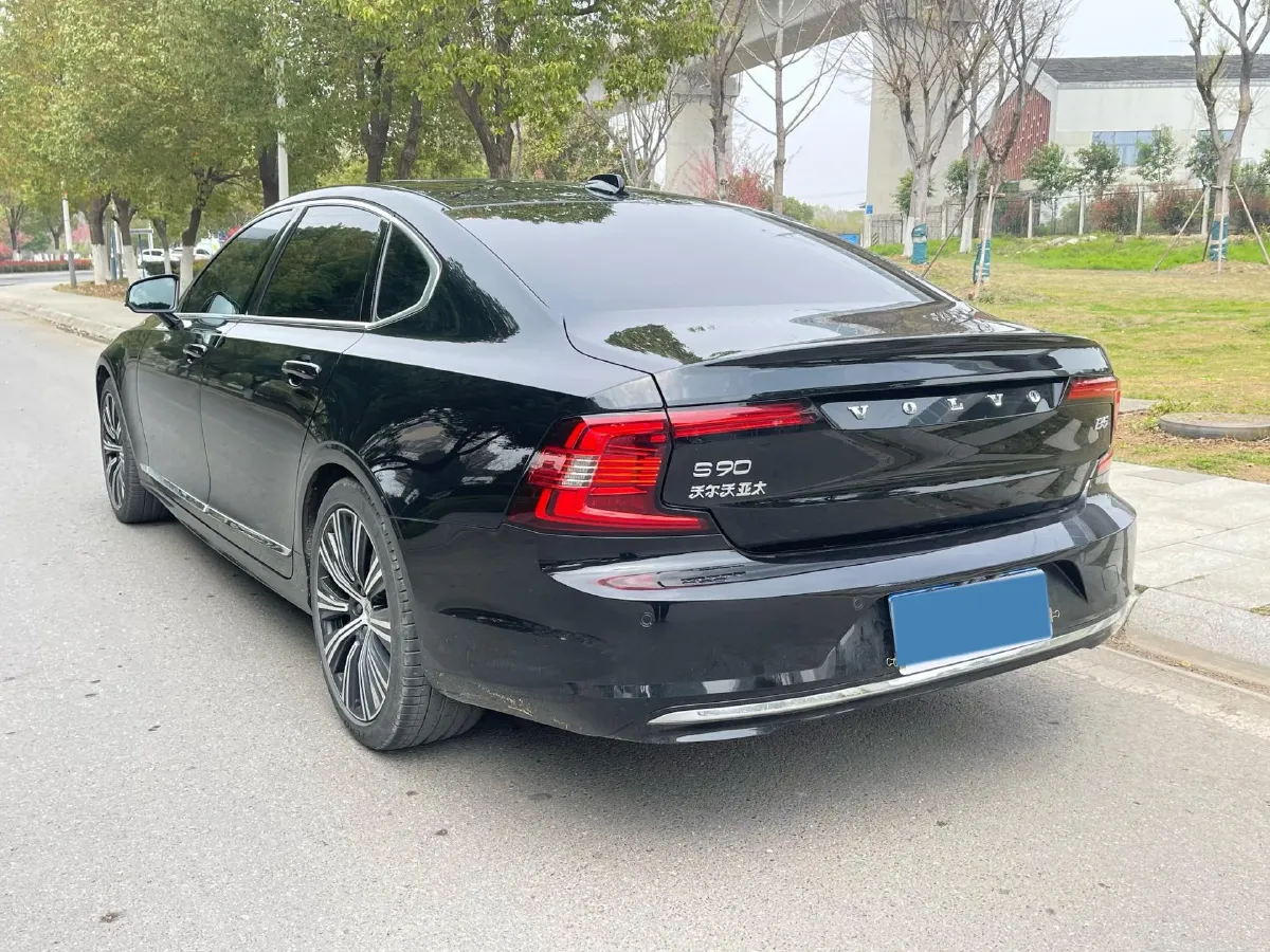 2024 Volvo S90 2.0T 250HP L4 8AT,autocango,china used car exporter,china ev exporter,chinese used car exporter,chinese used ev exporter