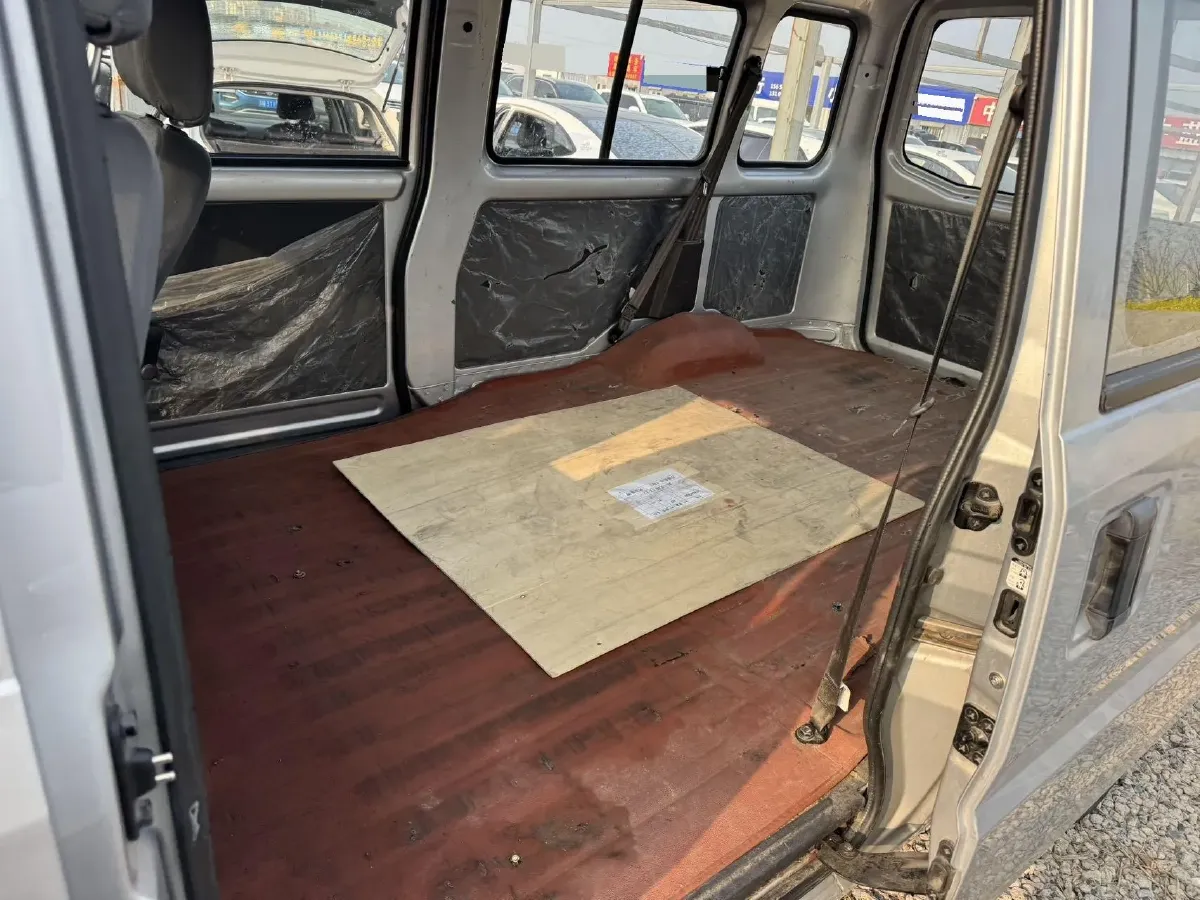 2021 WuLing RongGuang 1.5L 99HP L4 5MT,autocango,china used car exporter,china ev exporter,chinese used car exporter,chinese used ev exporter